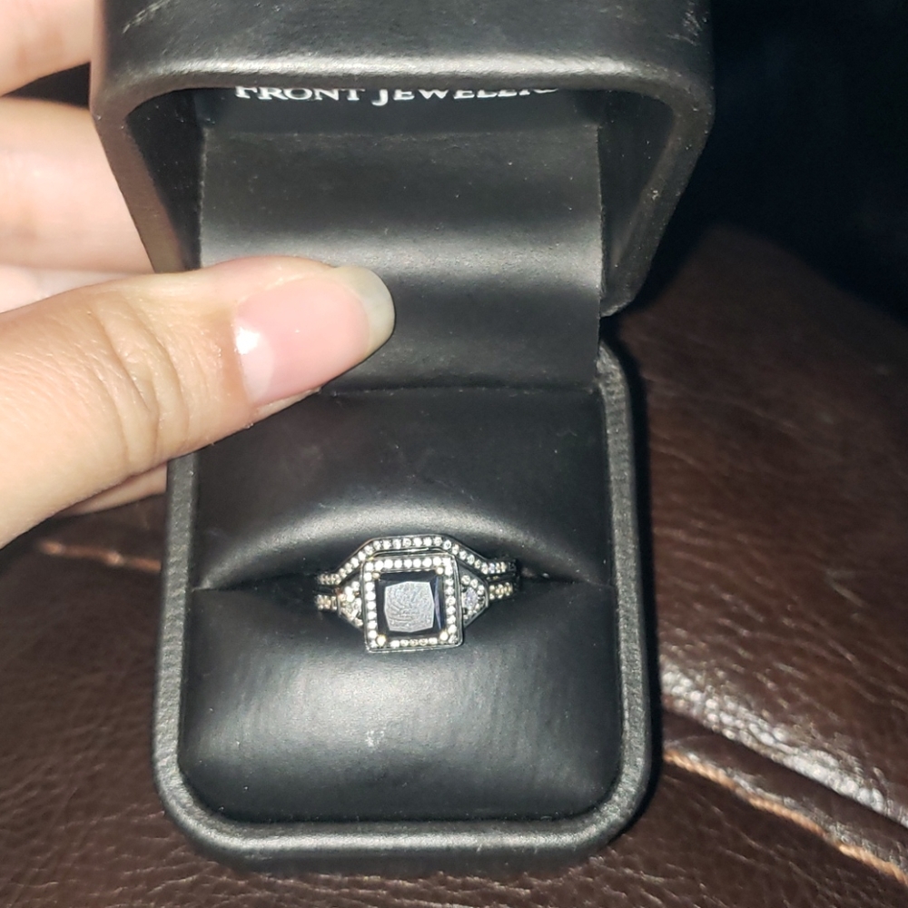 Size 7 black gold 1ct black diamonds center stone